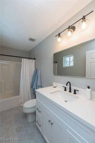 8743 Ashton Place, North Ridgeville, OH 44039