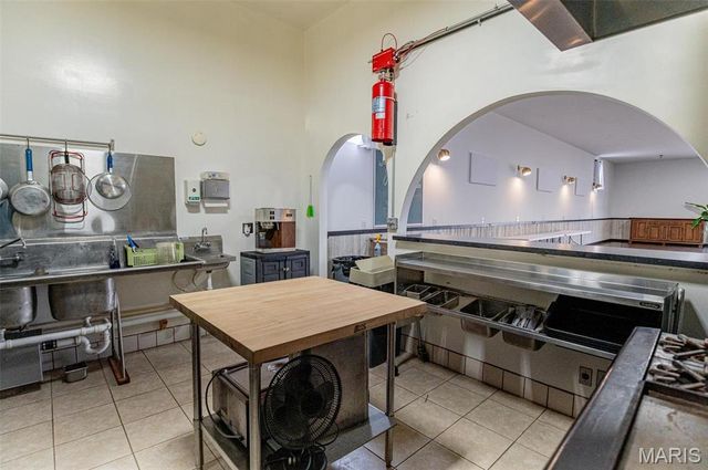 15906 Private Road 470, Vichy, MO 65580