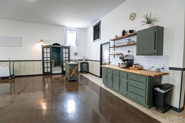 15906 Private Road 470, Vichy, MO 65580