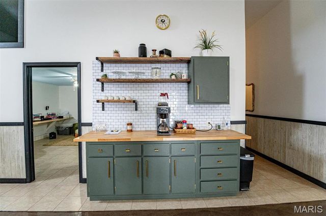 15906 Private Road 470, Vichy, MO 65580