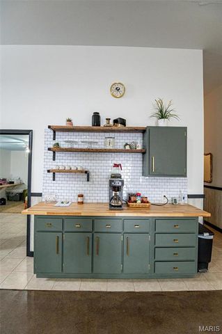 15906 Private Road 470, Vichy, MO 65580