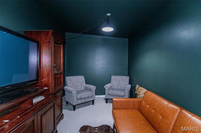 15906 Private Road 470, Vichy, MO 65580