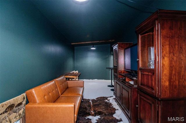 15906 Private Road 470, Vichy, MO 65580