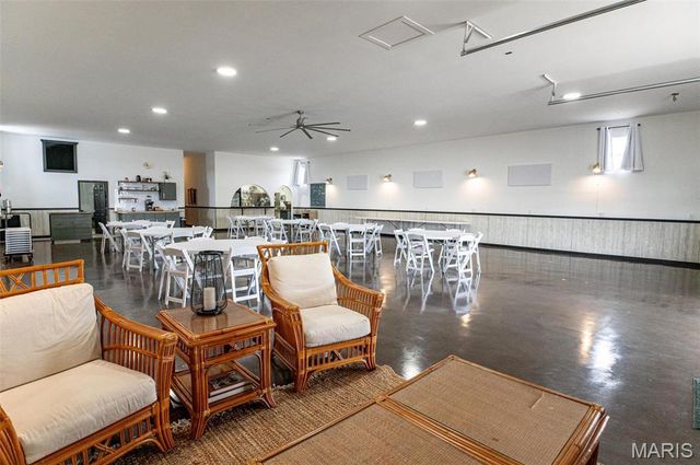 15906 Private Road 470, Vichy, MO 65580