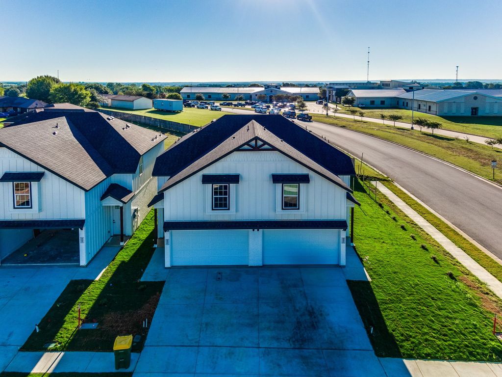 920 Cooksey Court A, Grandview, TX 76050