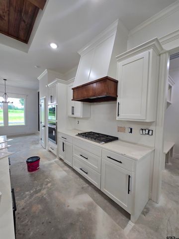 7727 Molina Dr, Tyler, TX 75704