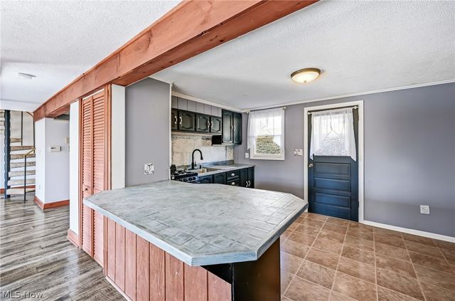 1511 Lake Front Drive, Salem, OH 44460