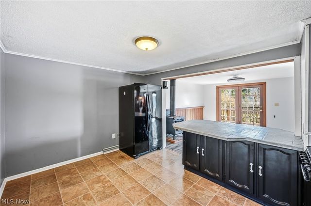 1511 Lake Front Drive, Salem, OH 44460