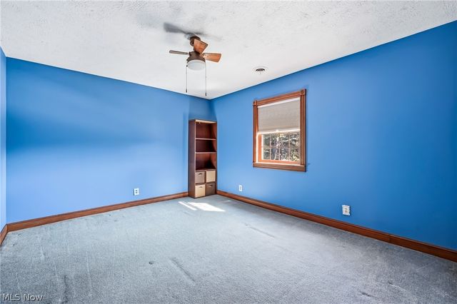 1511 Lake Front Drive, Salem, OH 44460