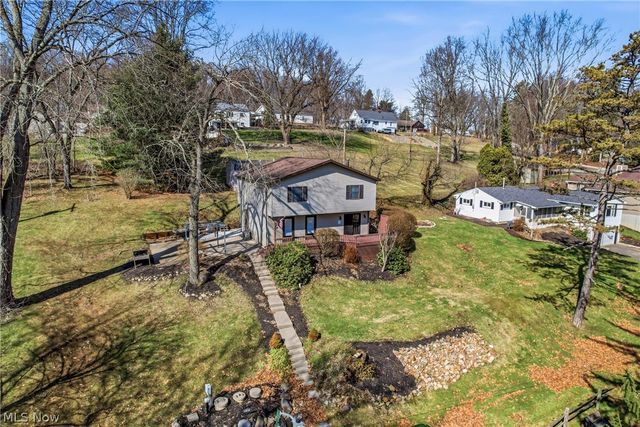 1511 Lake Front Drive, Salem, OH 44460