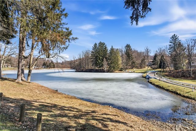 1511 Lake Front Drive, Salem, OH 44460