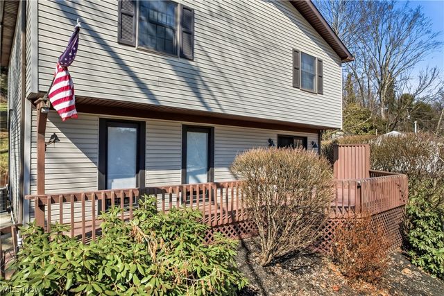 1511 Lake Front Drive, Salem, OH 44460