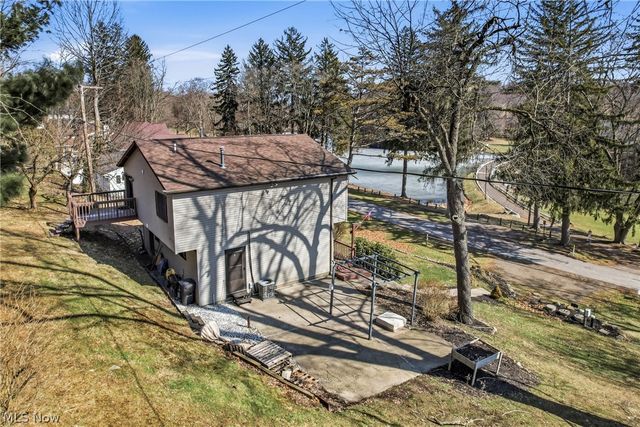 1511 Lake Front Drive, Salem, OH 44460