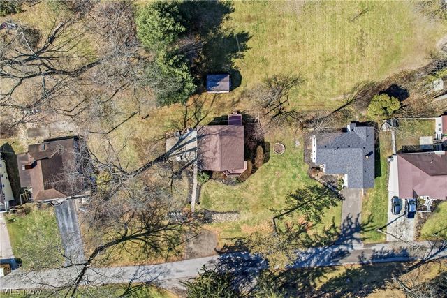 1511 Lake Front Drive, Salem, OH 44460