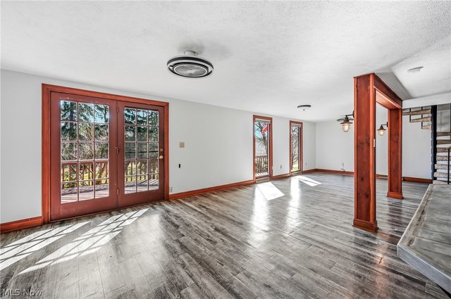 1511 Lake Front Drive, Salem, OH 44460