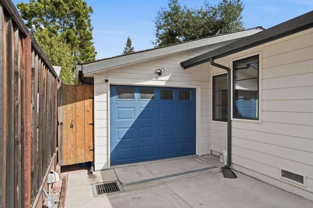 Image 5 of property listing at 112 Olive Street, Monte Sereno, CA 95030
