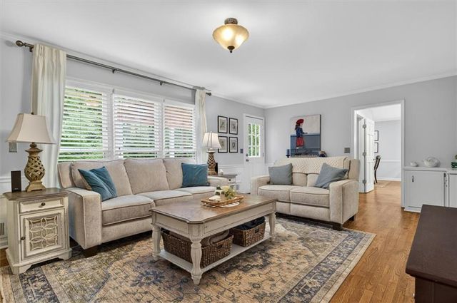 211 Nacoochee Drive, Woodstock, GA 30188