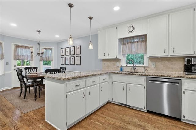 211 Nacoochee Drive, Woodstock, GA 30188