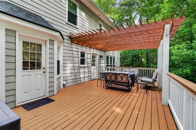 211 Nacoochee Drive, Woodstock, GA 30188
