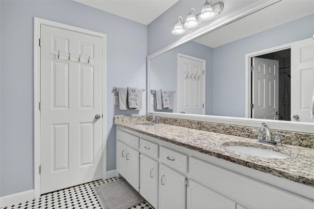 211 Nacoochee Drive, Woodstock, GA 30188