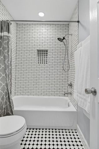 211 Nacoochee Drive, Woodstock, GA 30188