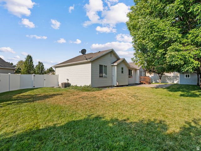 821 E 2050 S, Clearfield, UT 84015