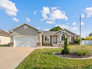821 E 2050 S, Clearfield, UT 84015