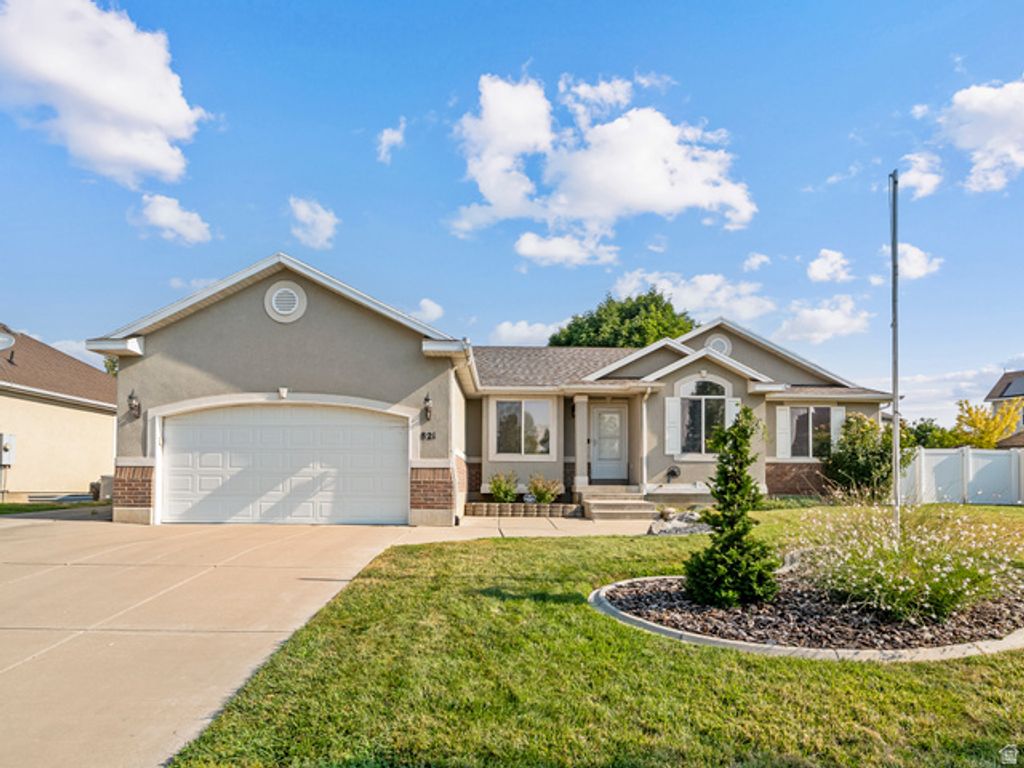 821 E 2050 S, Clearfield, UT 84015