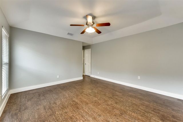 1865 Green Ridge Drive, Carrollton, TX 75007
