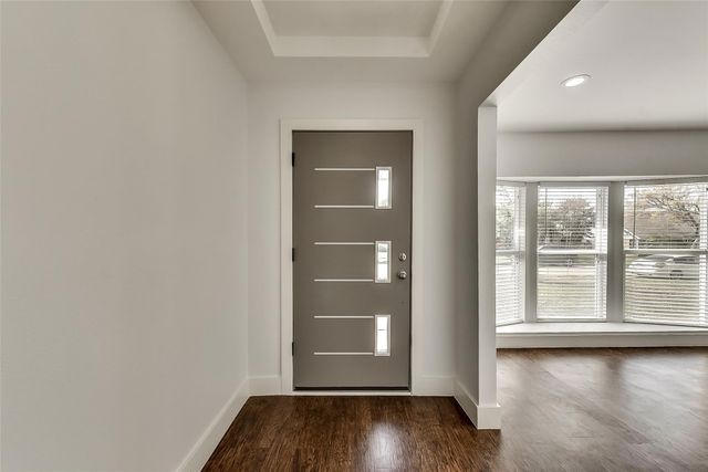 1865 Green Ridge Drive, Carrollton, TX 75007