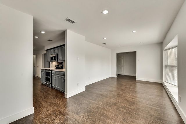 1865 Green Ridge Drive, Carrollton, TX 75007
