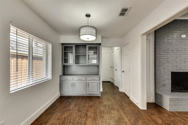 1865 Green Ridge Drive, Carrollton, TX 75007