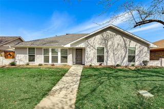 1865 Green Ridge Drive, Carrollton, TX 75007