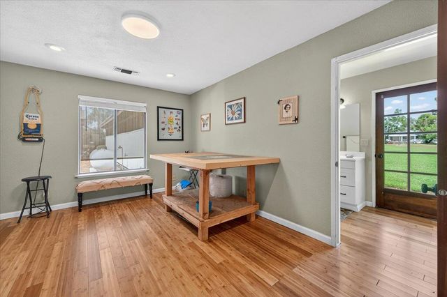 11640 E Sierra Avenue, Clovis, CA 93619