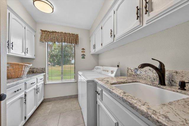 11640 E Sierra Avenue, Clovis, CA 93619