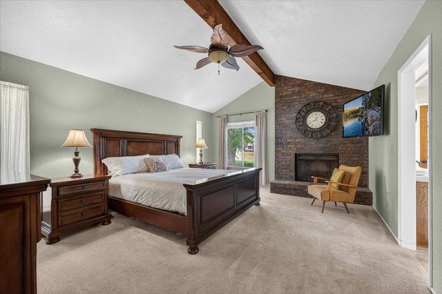 11640 E Sierra Avenue, Clovis, CA 93619