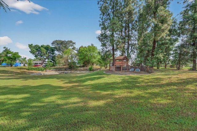 11640 E Sierra Avenue, Clovis, CA 93619