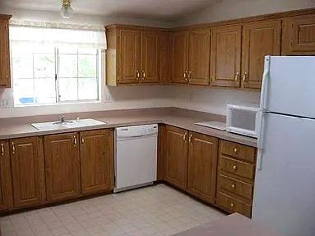 11640 E Sierra Avenue, Clovis, CA 93619