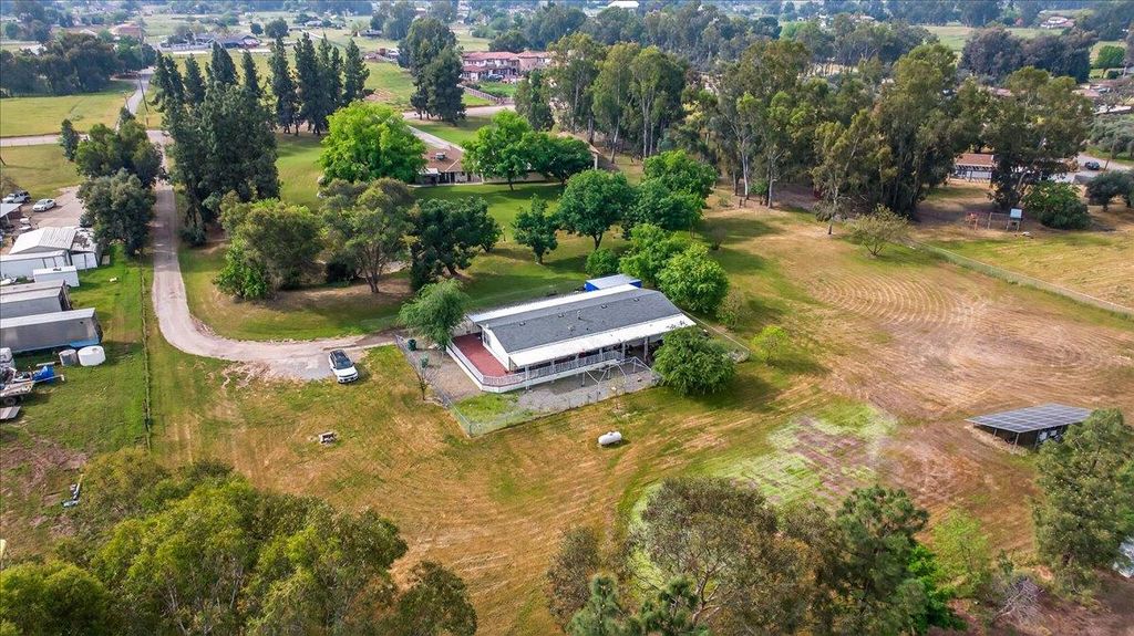 Image 45 of property listing at 11640 E Sierra Avenue, Clovis, CA 93619