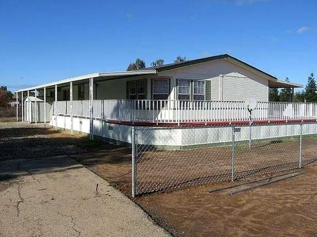 Image 46 of property listing at 11640 E Sierra Avenue, Clovis, CA 93619