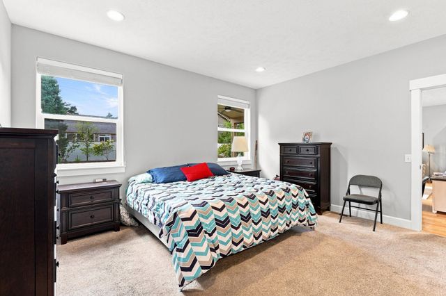 12602 E E 13th Ave, Spokane Valley, WA 99216