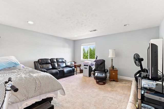 12602 E E 13th Ave, Spokane Valley, WA 99216