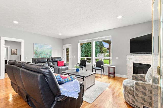 12602 E E 13th Ave, Spokane Valley, WA 99216