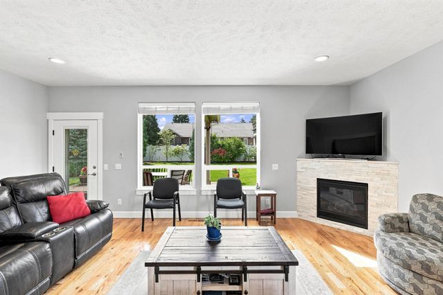 12602 E E 13th Ave, Spokane Valley, WA 99216