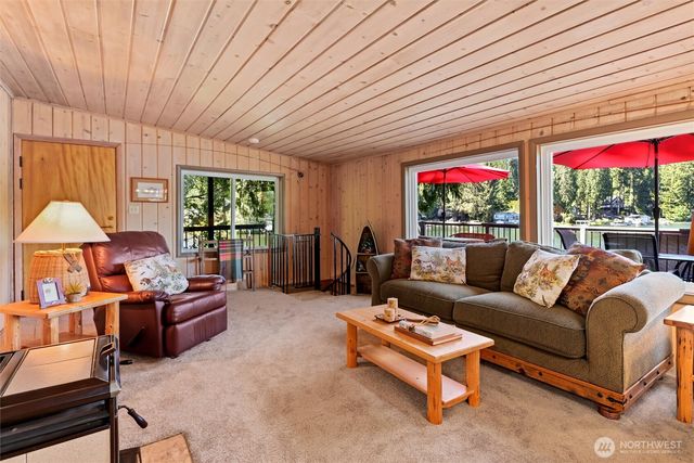 1012 S Lake Roesiger Road, Snohomish, WA 98290