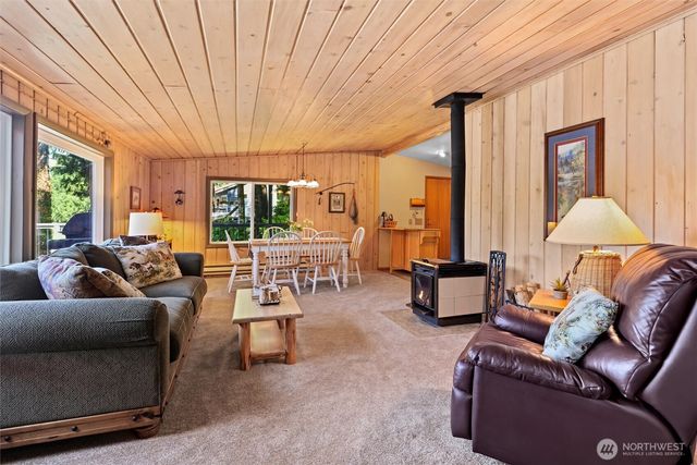 1012 S Lake Roesiger Road, Snohomish, WA 98290