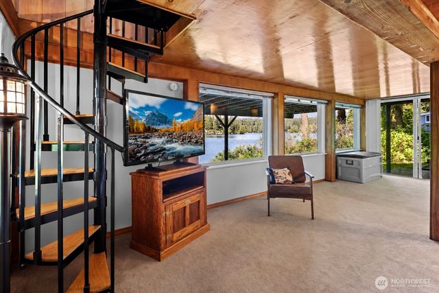 1012 S Lake Roesiger Road, Snohomish, WA 98290