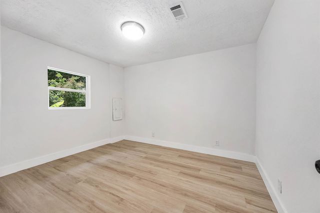 1305 Winchester Dr, Richmond, TX 77469