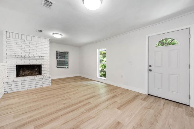 1305 Winchester Dr, Richmond, TX 77469