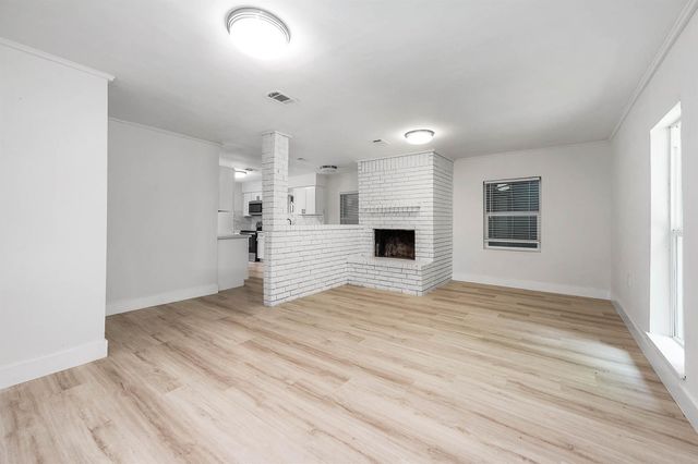 1305 Winchester Dr, Richmond, TX 77469